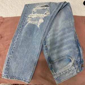 Light wash mom jeans